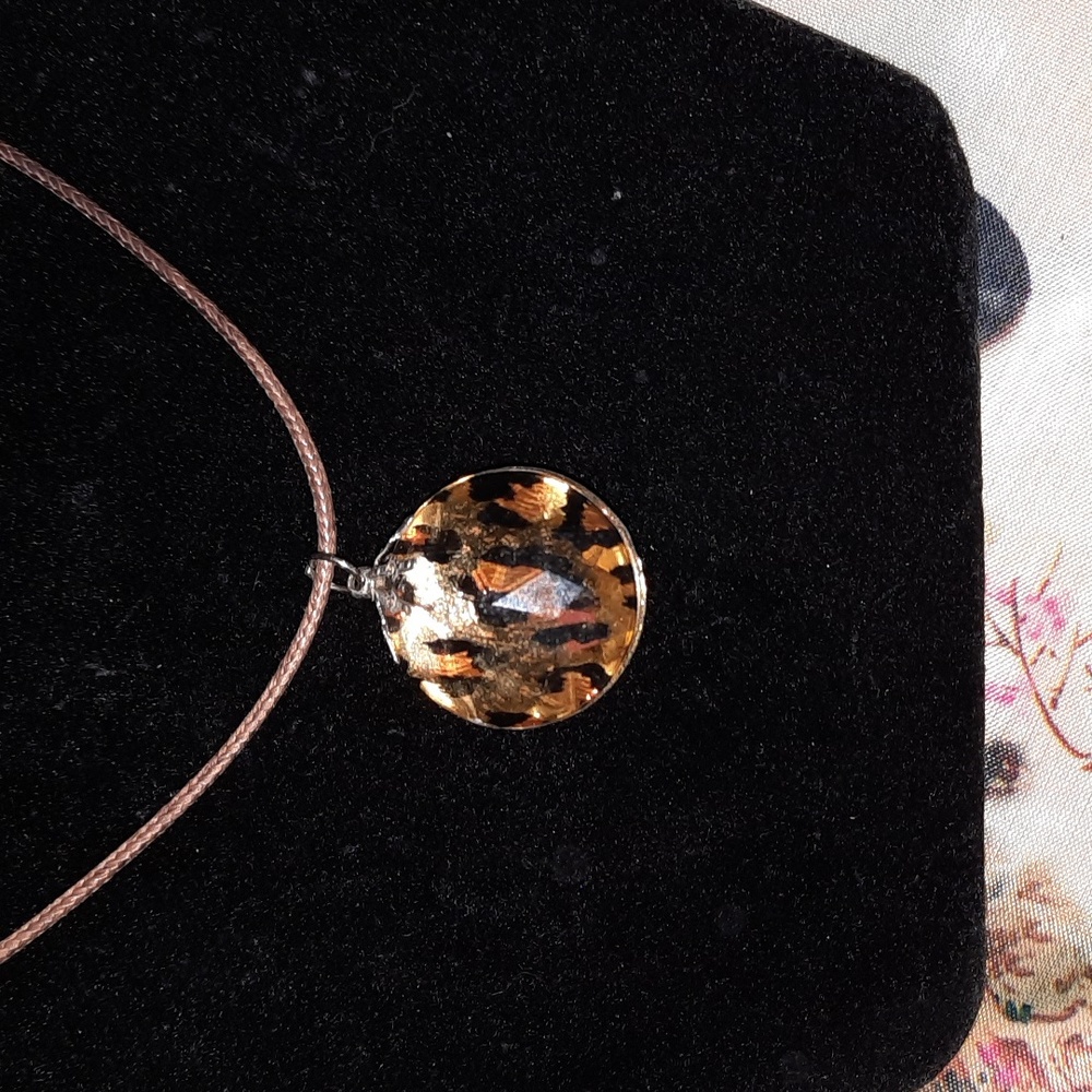 Animal print fashion pendant on cord necklace adjustable